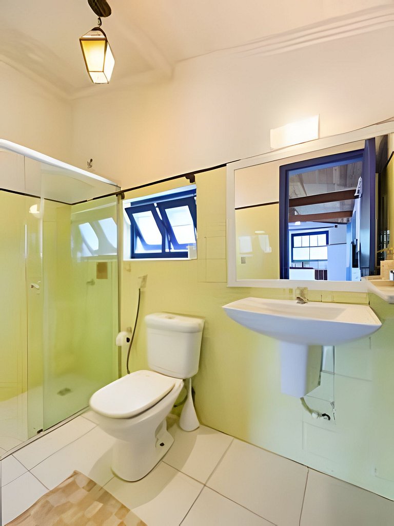 Chalé no Itaguá, ao lado do aquário de Ubatuba