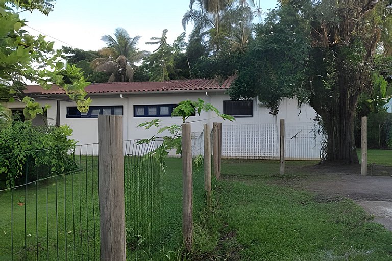 Chalé no Itaguá, ao lado do aquário de Ubatuba